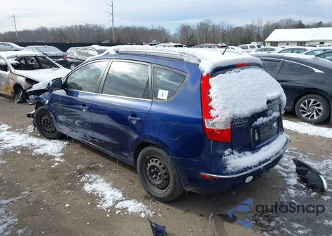 2011 Hyundai Elantra Touring Gls z USA, uszkodzony, nr VIN KMHDC8AE8BU100999